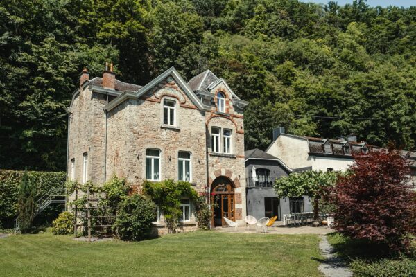 Villa des Roches Durbuy - Buitenaanzicht kant Ourthe